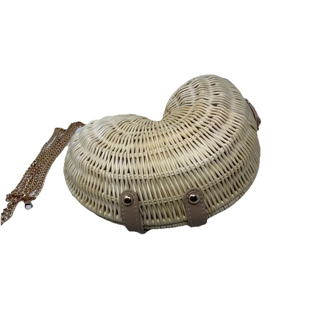 Tommy Bahama Wicker Rattan Conch Shell Clutch Handbag Crossbody Summer Beach NWT